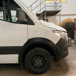 Širila kolotnih niš za Mercedes-Benz Sprinter W907 2018+ v mat črni barvi
