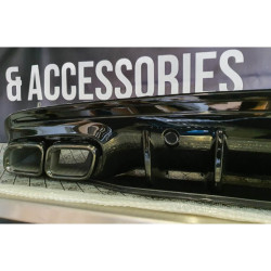 Diffuseur avec embouts d'échappement noirs compatible avec la Mercedes W205 Classe C berline et break